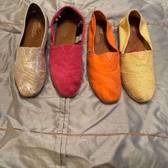 toms flat shoes in different colors size 8.5 - Picture 2 of 5